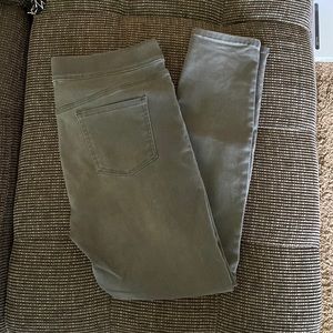 Gloria Vanderbilt Pull-On Jeans